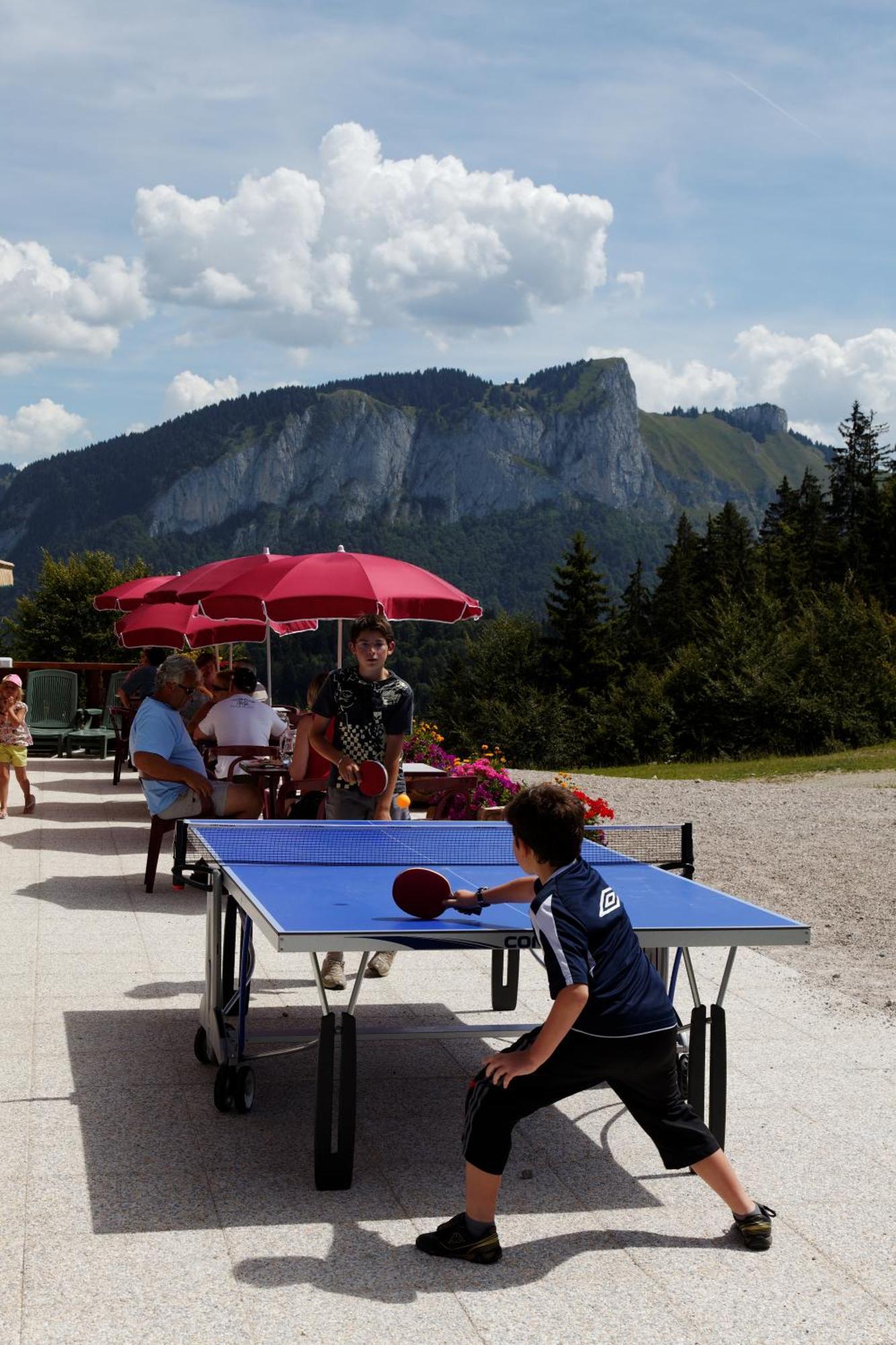 Hotel Les Skieurs Bellevaux Eksteriør bilde